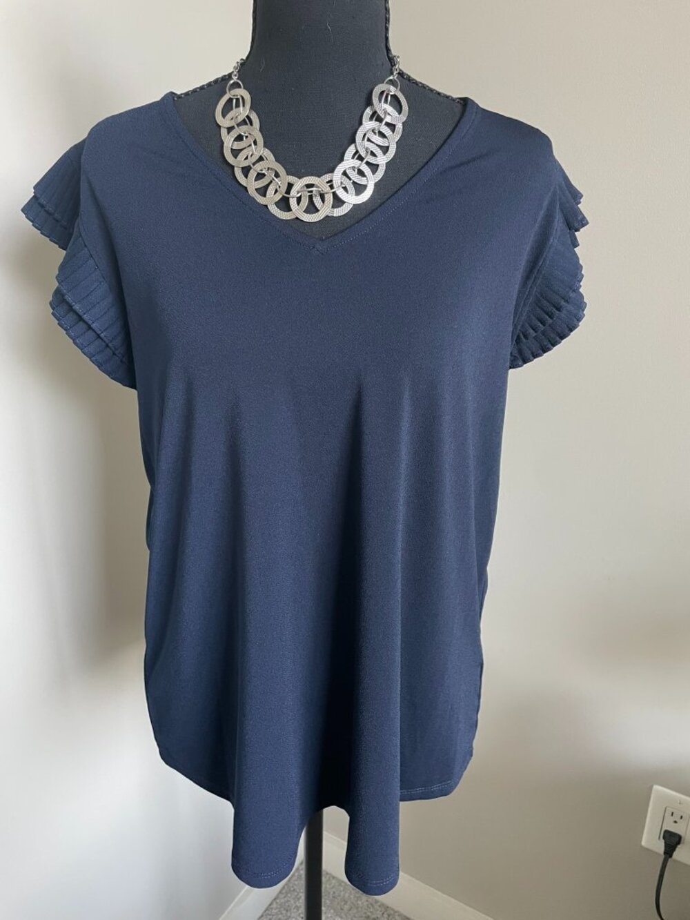 Navy Pleated‑Sleeve Blouse – V‑Neck